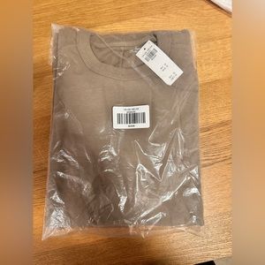 BRAND NEW Abercrombie & Fitch Brown Premium Long sleeve T-shirt. New with tags.